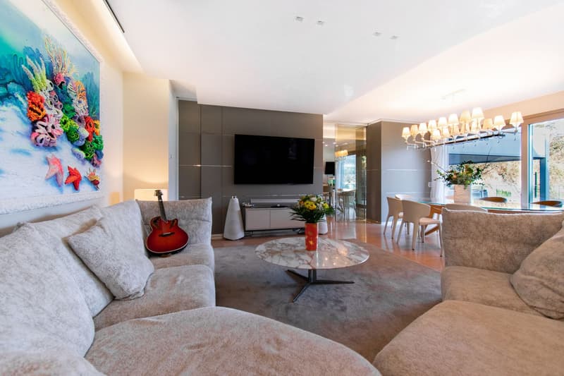 EXCLUSIVE VILLA AVEC PISCINE ET VUE SPECTACULAIRE SUR LE LAC (4)