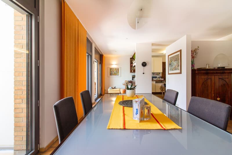 AMPIA E LUMINOSA CASA UNIFAMILIARE CON VISTA LAGO (5)