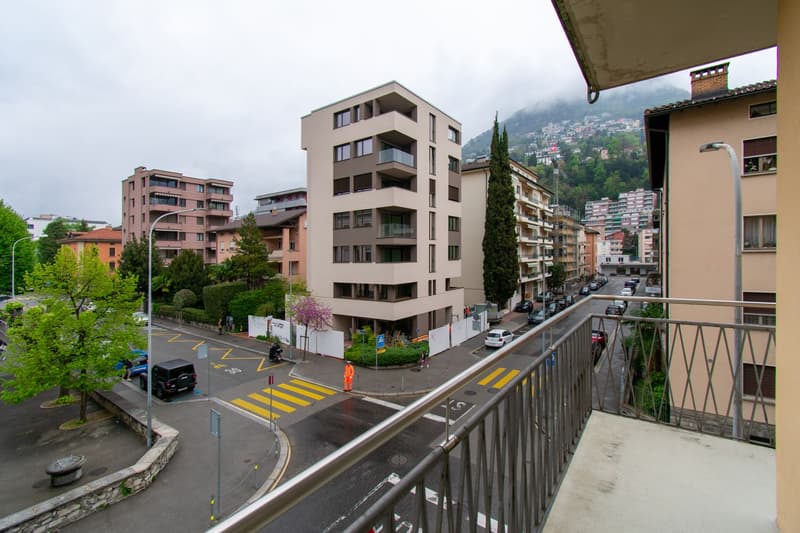 LUMINOSO APPARTAMENTO DI 4 LOCALI A DUE PASSI DAL LAGO (12)