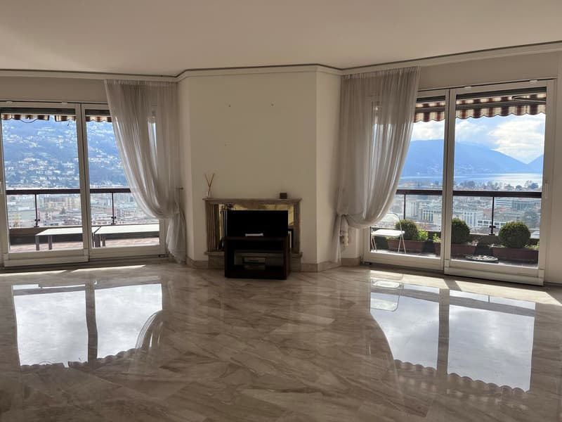 ATTICO CON TERRAZZA E VISTA LAGO (3)