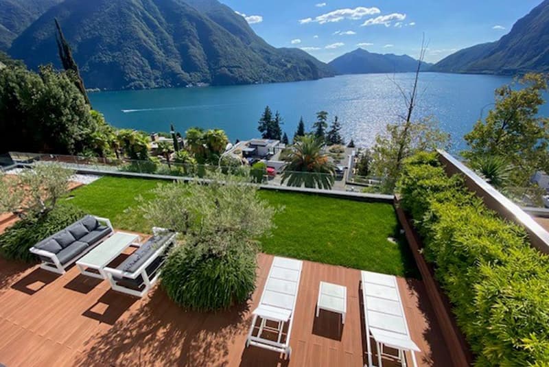 LUSSUOSA PROPRIETÀ CON MAGNIFICA VISTA LAGO (1)