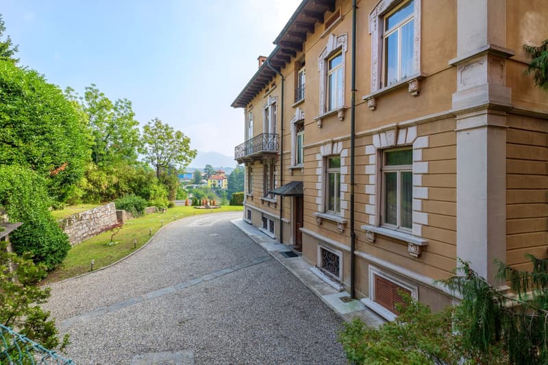 ELEGANTE VILLA LIBERTY IDEALE PER FONDAZIONI O STUDI PROFESSIONALI (15)