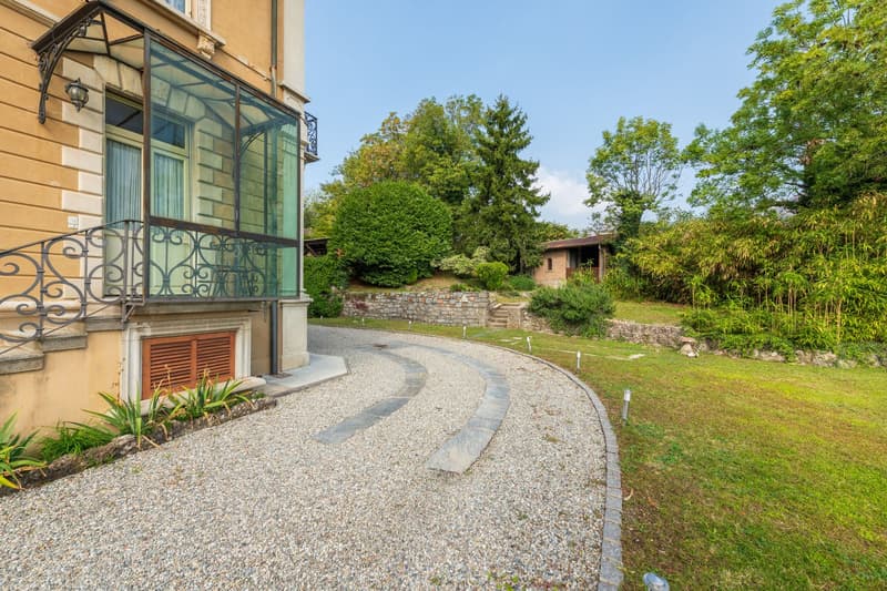 ELEGANTE VILLA LIBERTY IDEALE PER FONDAZIONI O STUDI PROFESSIONALI (13)