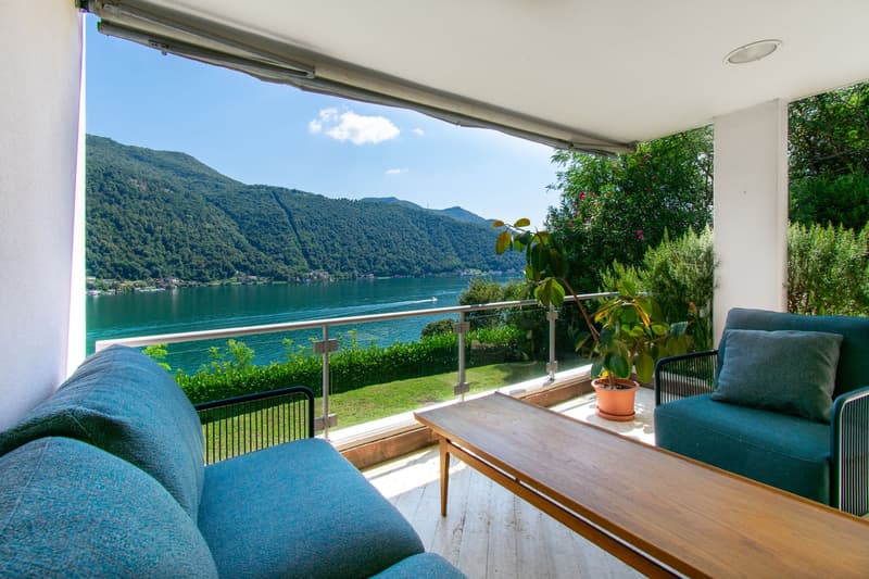 ESCLUSIVO DUPLEX CON SPETTACOLARE VISTA LAGO E GIARDINO (12)
