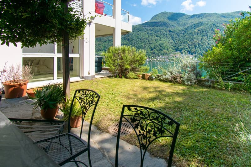 ESCLUSIVO DUPLEX CON SPETTACOLARE VISTA LAGO E GIARDINO (13)