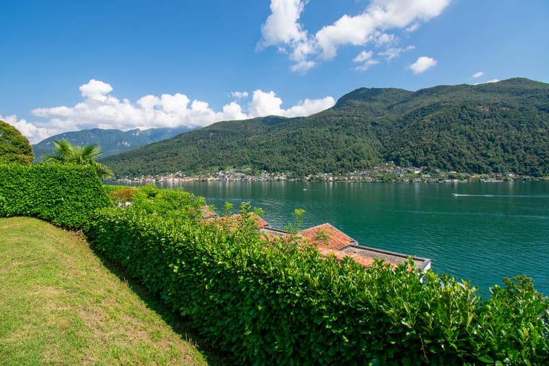 ESCLUSIVO DUPLEX CON SPETTACOLARE VISTA LAGO E GIARDINO (16)