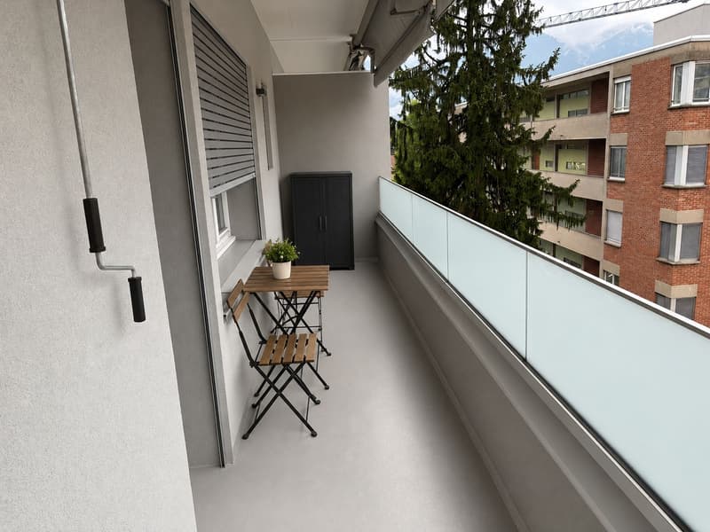 2.5 LOCALI CON AMPIO BALCONE IN POSIZIONE CENTRALE (5)