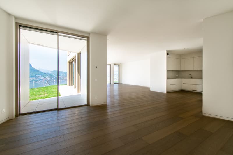LUSSUOSO APPARTAMENTO CON GIARDINO PANORAMICO E VISTA LAGO (4)