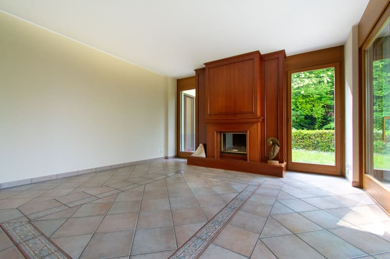 RAFFINATO APPARTAMENTO 4.5 CON GIARDINO IMMERSO NEL VERDE (2)