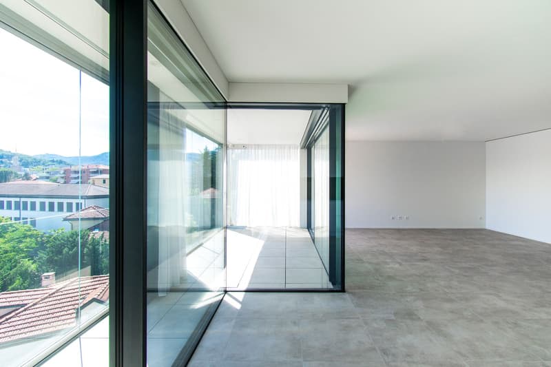ELEGANTE APPARTAMENTO CON TERRAZZA E BELLISSIMA VISTA APERTA (7)