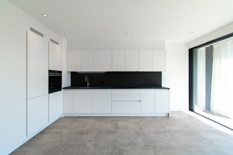 ELEGANTE APPARTAMENTO CON TERRAZZA E BELLISSIMA VISTA APERTA (4)