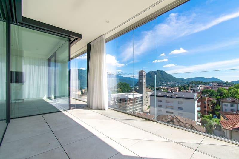ELEGANTE APPARTAMENTO CON TERRAZZA E BELLISSIMA VISTA APERTA (3)