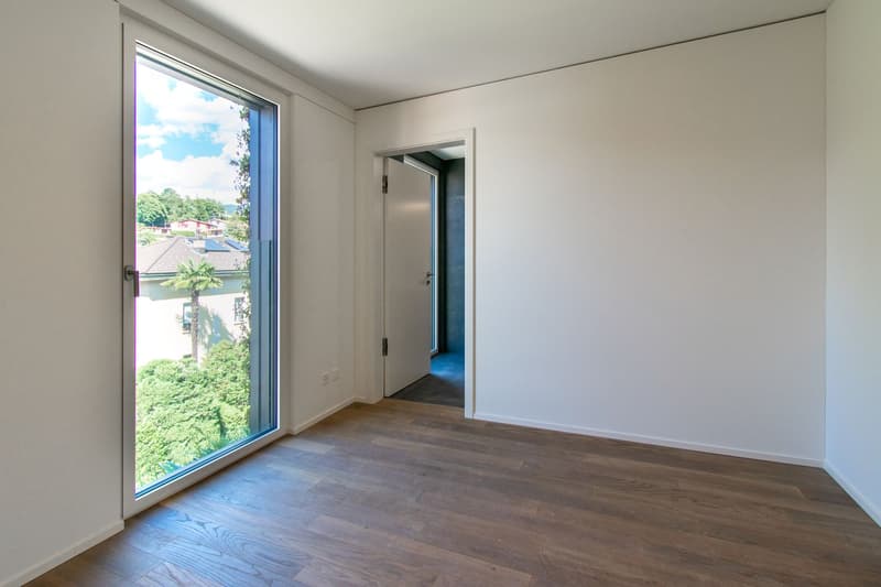 ELEGANTE APPARTAMENTO CON TERRAZZA E BELLISSIMA VISTA APERTA (9)
