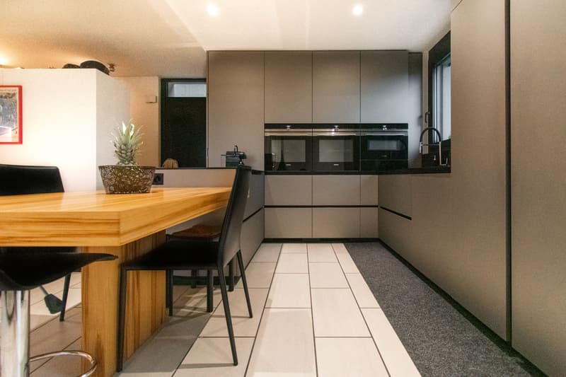 CASA MODERNA SU DUE PIANI CON GIARDINO E TERRAZZA (3)