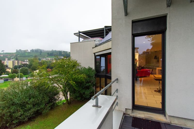 CASA MODERNA SU DUE PIANI CON GIARDINO E TERRAZZA (2)