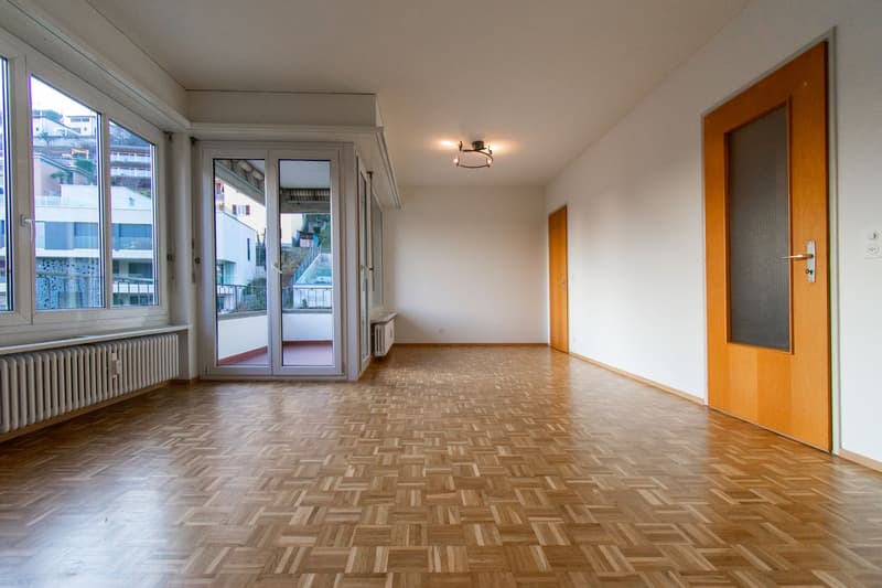 COMODO BILOCALE CON BALCONE E VISTA APERTA (3)