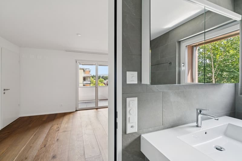 Moderne 4.5-Zimmerwohnung mit drei gedeckten Balkonen (10)