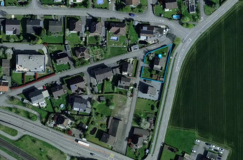 Sanierungsbedürftiges Zweifamilienhaus / Bauland Derendingen | SO (3)