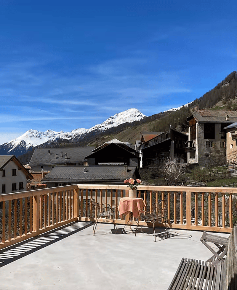 Seltene Gelegenheit im Engadin. Rarität - Charaktervolle Wohneinheit mit grosser Sonnenterrasse, Südausrichtung und unverbaubarem Weitblick (7)