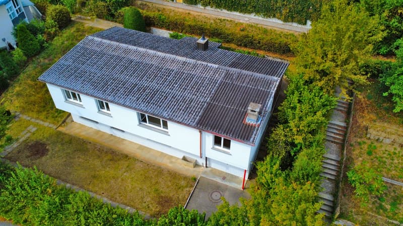 Grosszügiges 6-Zimmer-Einfamilienhaus mit viel Privatsphäre und Weitsicht in Biberstein (2)