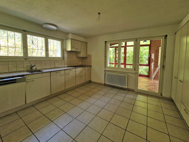 Grosszügiges 6-Zimmer-Einfamilienhaus mit viel Privatsphäre und Weitsicht in Biberstein (12)