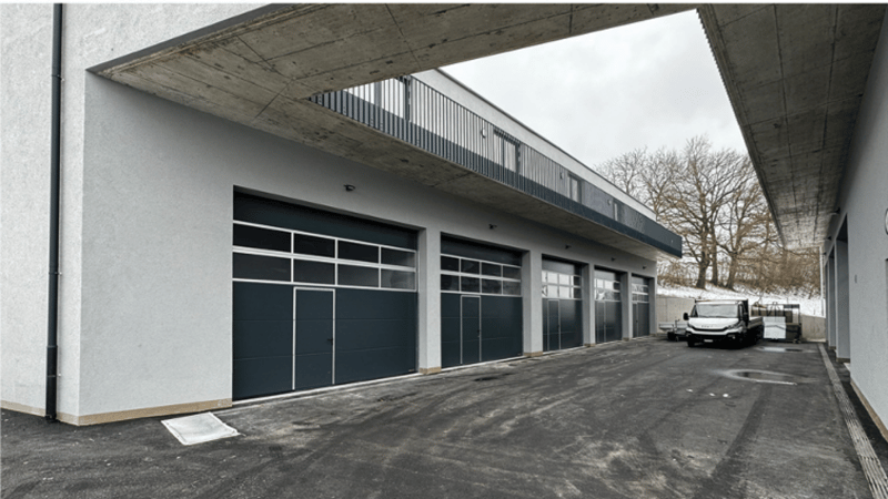 Dépôt avec mezzanine (2)