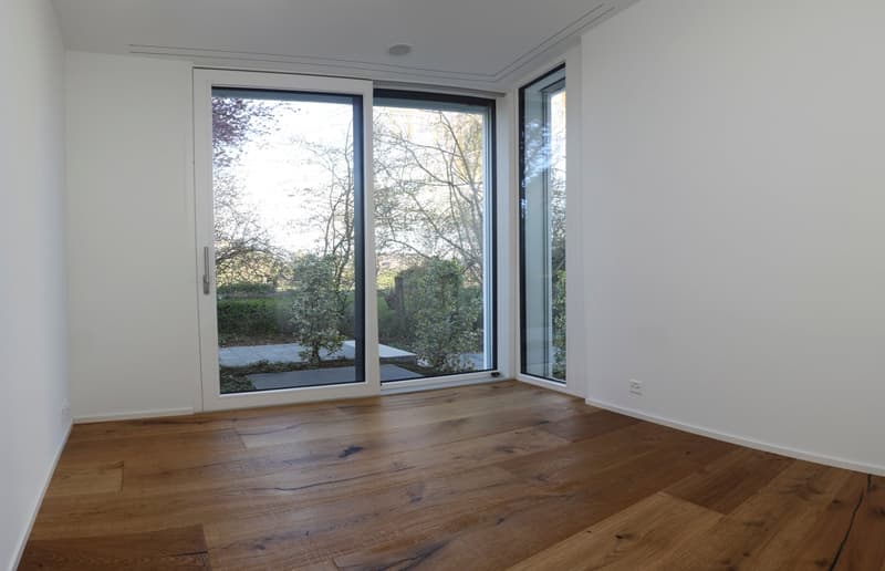 Oberwil Bestlage: Exklusive 6-Zimmer-Villa mit Pool, Garten & Einliegerwohnung (18)