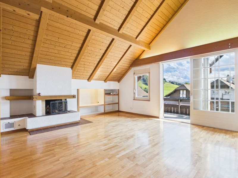 3,5 Zimmer Dachwohnung mit Bergsicht und Raumhöhe (13)