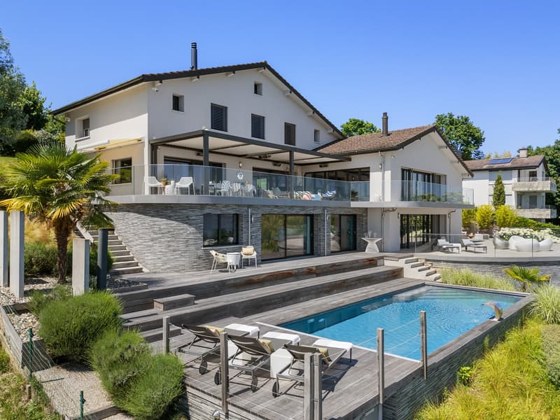Villa d'exception avec vue spectaculaire sur le Léman (1)