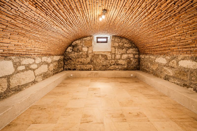 Ancienne ferme vaudoise superbement rénovée avec potentiel (9)