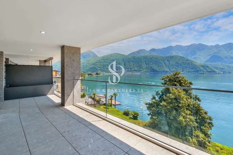 Penthouse con rooftop e vista lago (2)