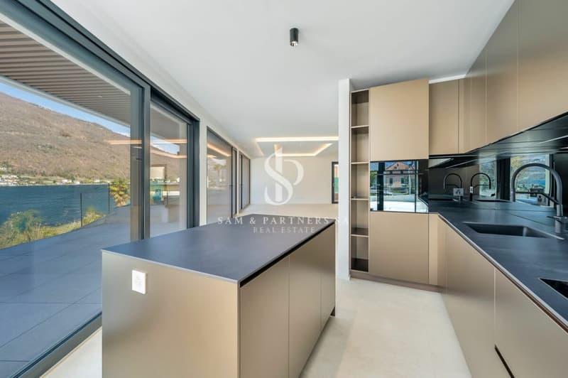 Nuova villa con vista lago (11)