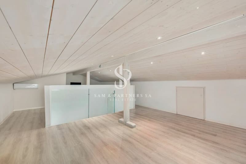 Moderna casa con piscina (17)