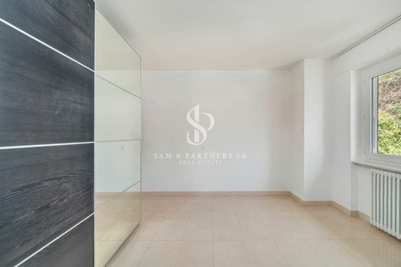 Moderna casa con piscina (15)