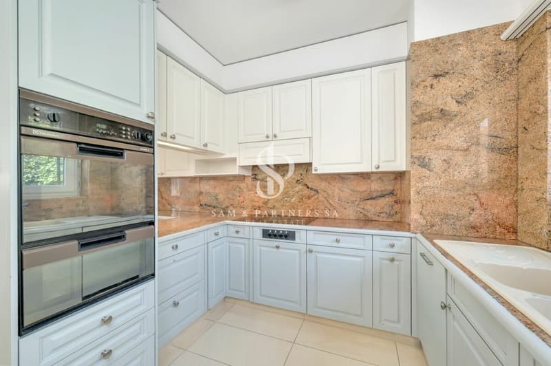 Moderna casa con piscina (11)