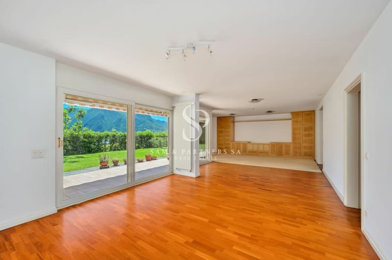 Esclusiva proprietà panoramica con vista lago (19)