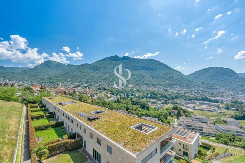 Moderno attico con grande terrazza (14)