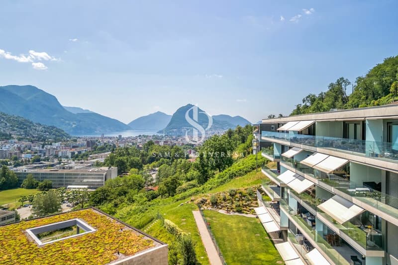 Moderno attico con grande terrazza (13)