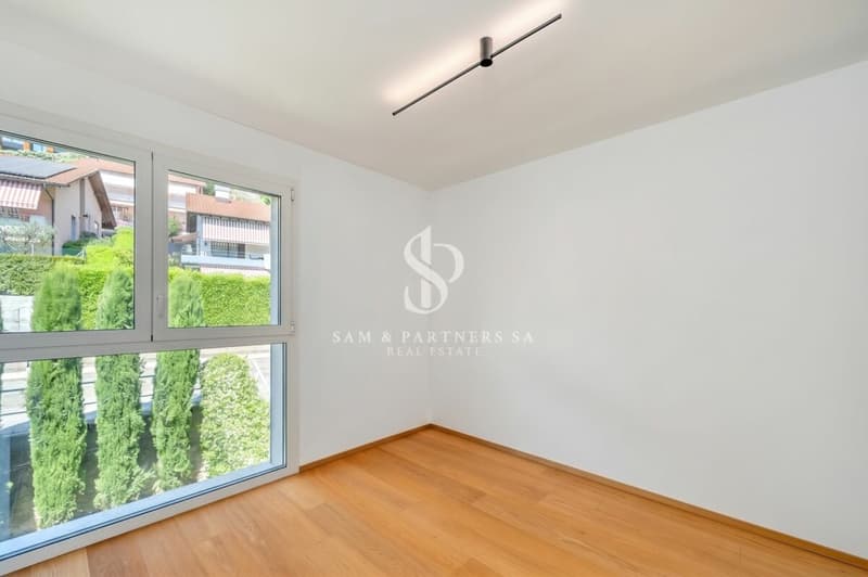 Moderno attico con grande terrazza (10)