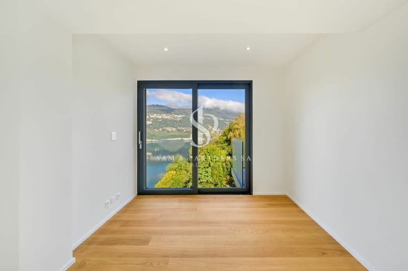 Appartamento con vista lago (8)