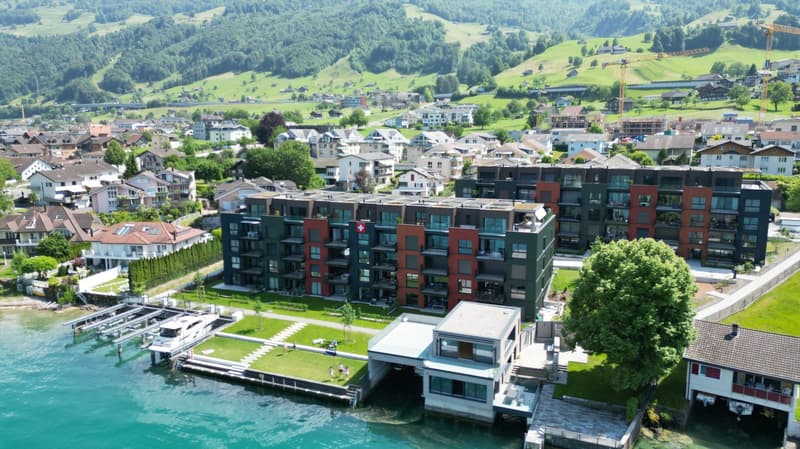 Moderne 5.5-Zimmer-Wohnung mit direktem Seeblick in Beckenried (12)