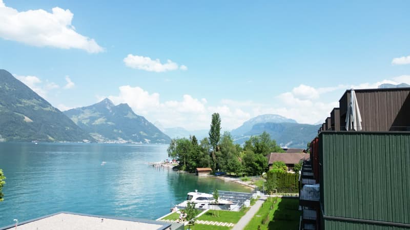 Moderne 5.5-Zimmer-Wohnung mit direktem Seeblick in Beckenried (11)