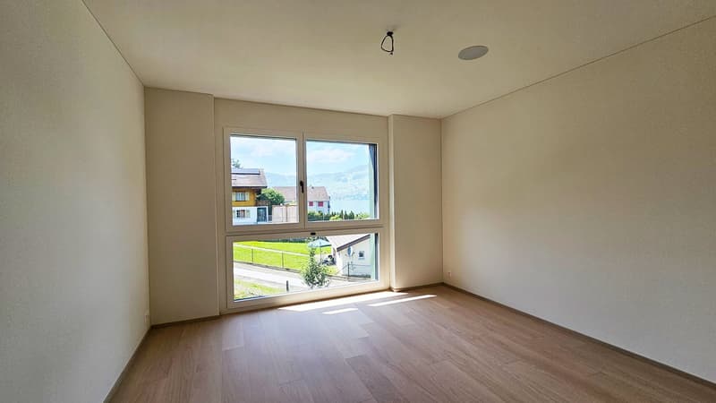 Moderne 5.5-Zimmer-Wohnung mit direktem Seeblick in Beckenried (4)