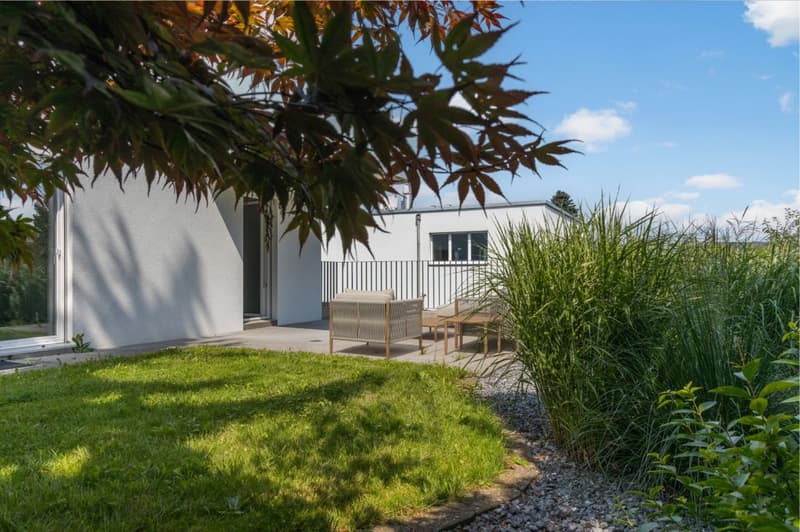 Modern living with Lake Constance view and beautiful garden (9)