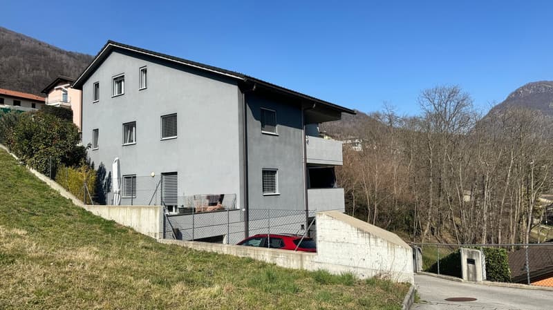 Moderno attico di 3.5 locali con vista panoramica a Taverne (10)