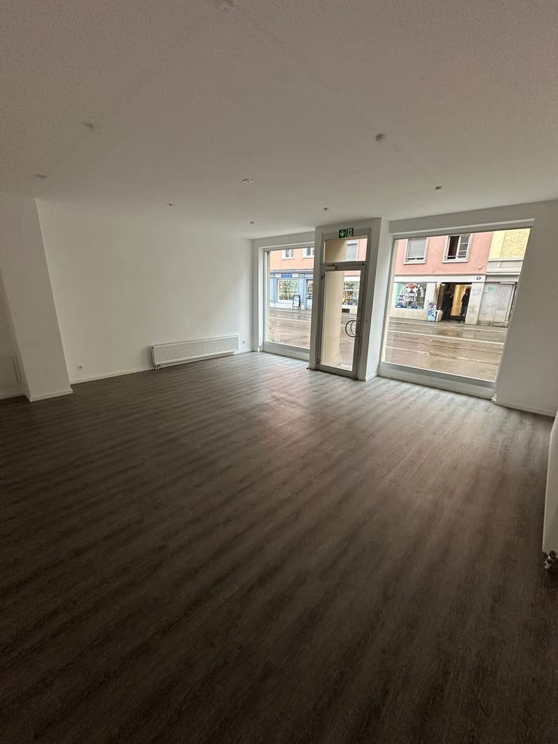 Vielseitige Gewerbe- und Lagerräume an der Linsebühlstrasse (3)
