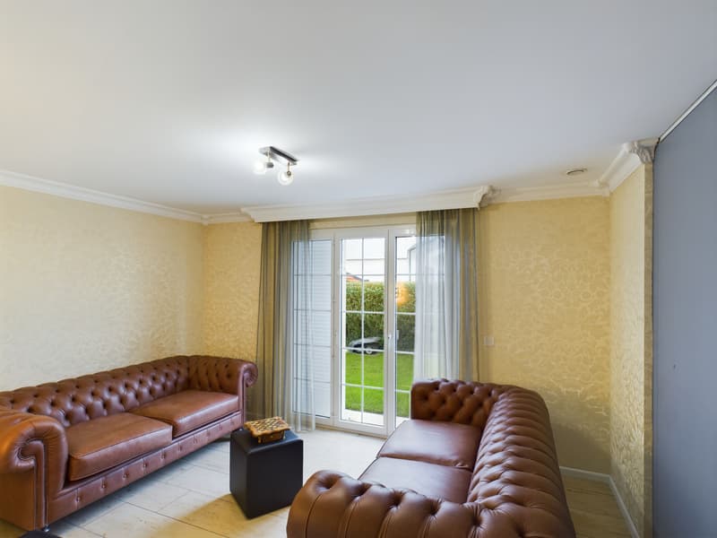 Villa di 8,5 locali con piscina & appartamento indipendente a Oberentfelden (6)