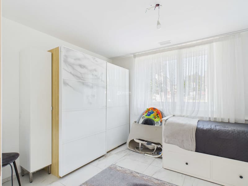 Moderne 4.5-Zi.-Wohnung mit Balkon & 2 TG in Ottenbach kaufen (5)
