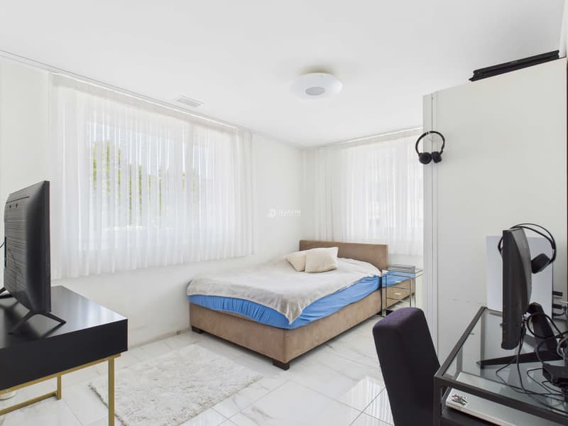 Moderne 4.5-Zi.-Wohnung mit Balkon & 2 TG in Ottenbach kaufen (4)