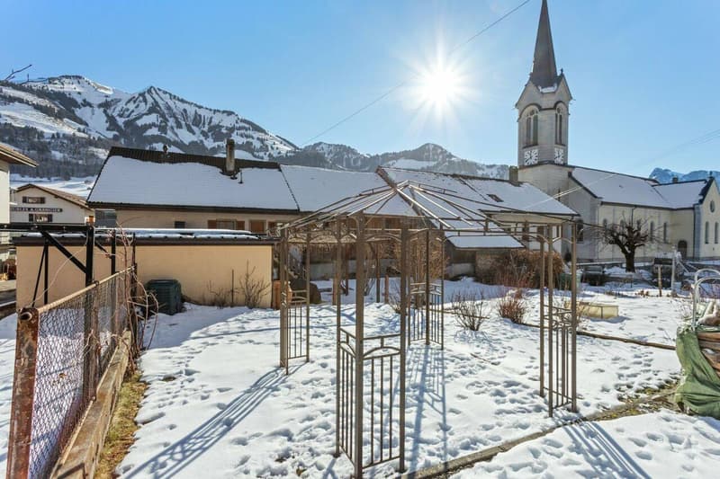 Immeuble de deux logements avec potentiel de développement (9)